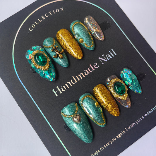 Turquoise Gem & Gold Chain Luxury Press-On Fake Nails